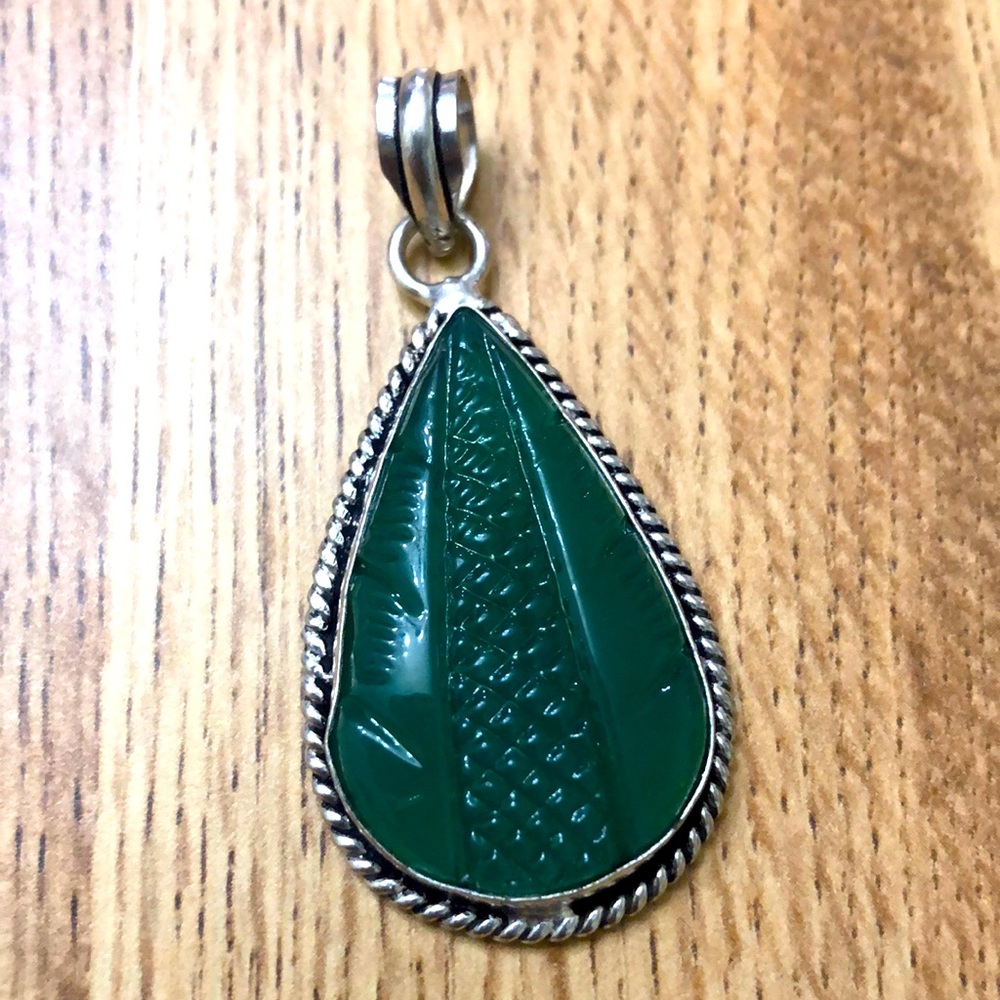 Sterling Silver 925 Green Tear Drop Carved Glass Art Pendant